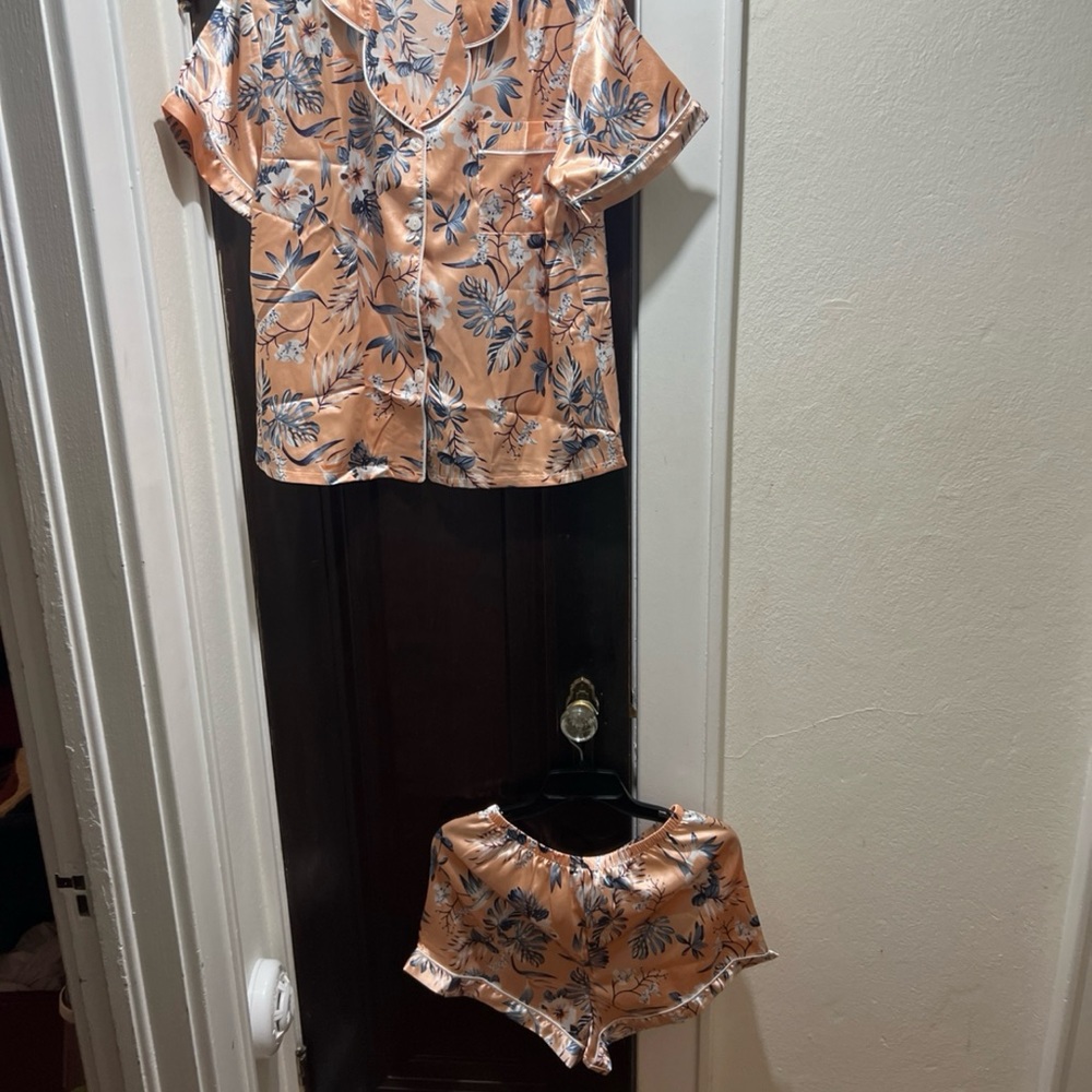 Two pieces satin loungewear